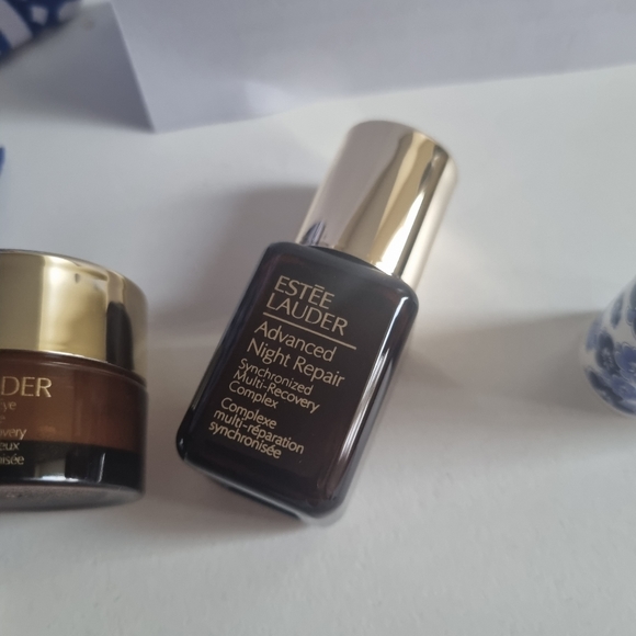 Estee lauder limited edition Lipstick bundle skincare pouch Cosmetics bag travel - Picture 6 of 16